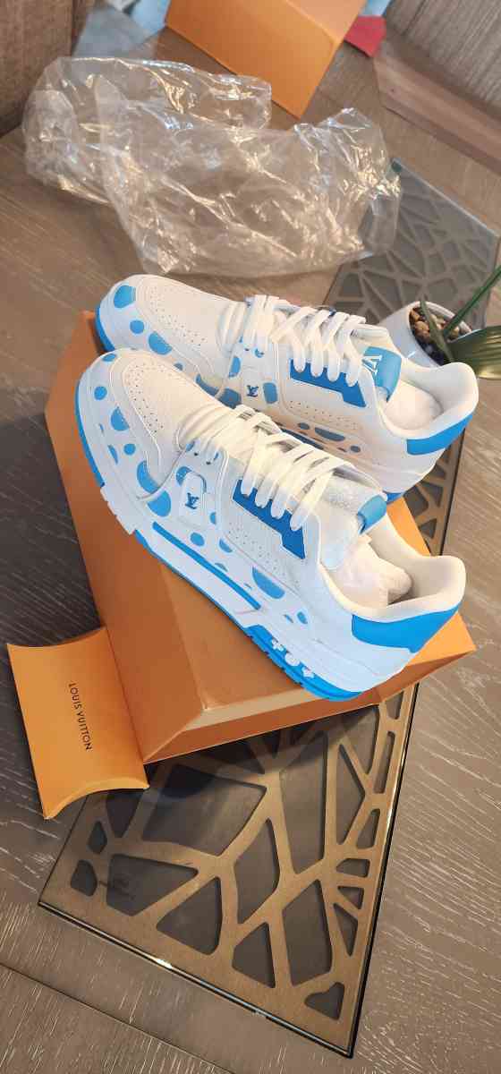 Louis Vuitton Sneakers