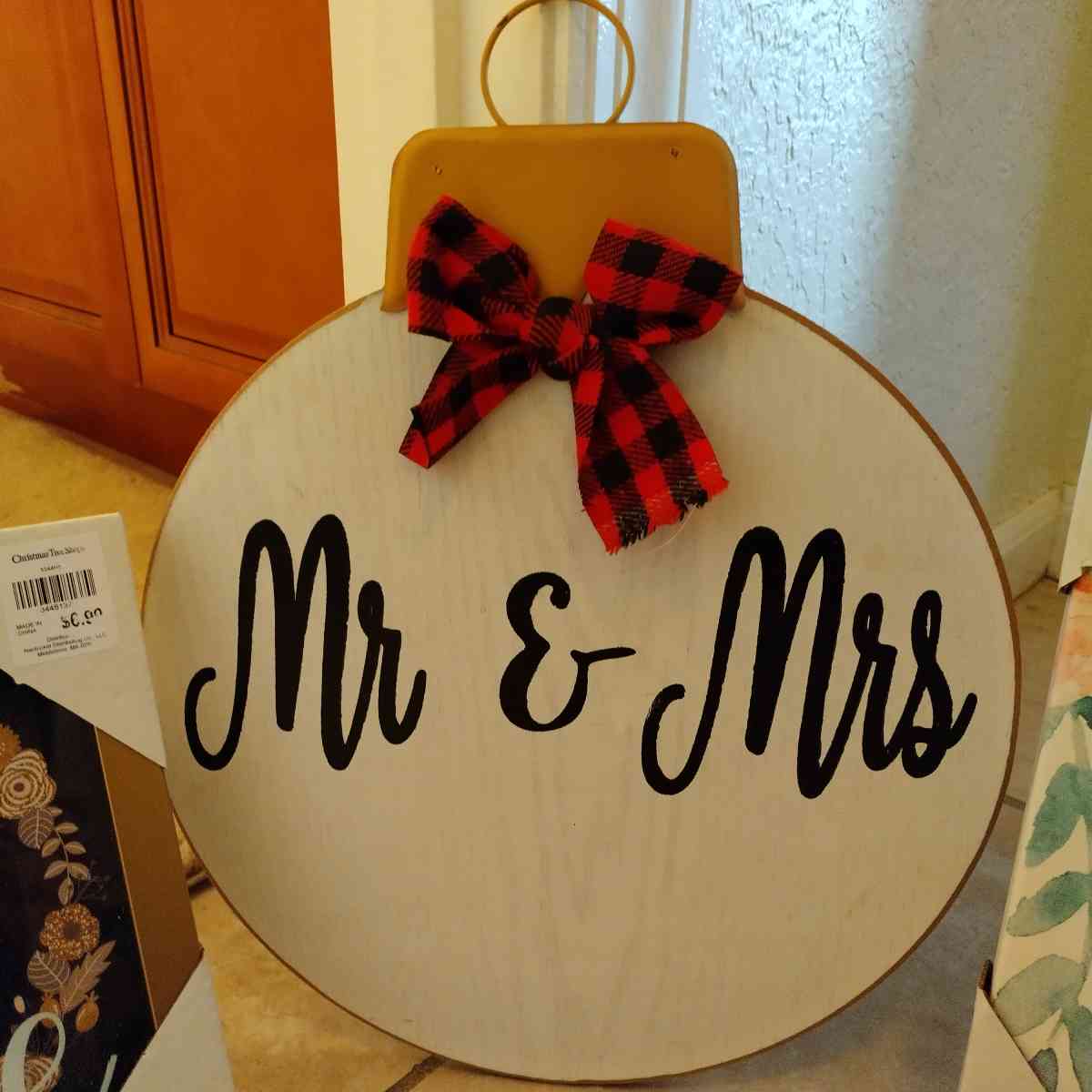 brand new Mr and Mrs bundle set of 5