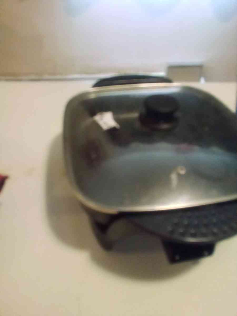 electric skillet selection in good condition