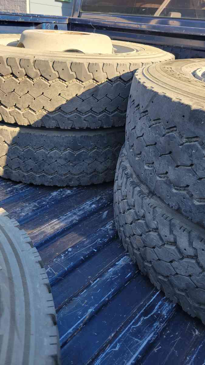 225 70R 19 5 F450 OEM wheels and good tires