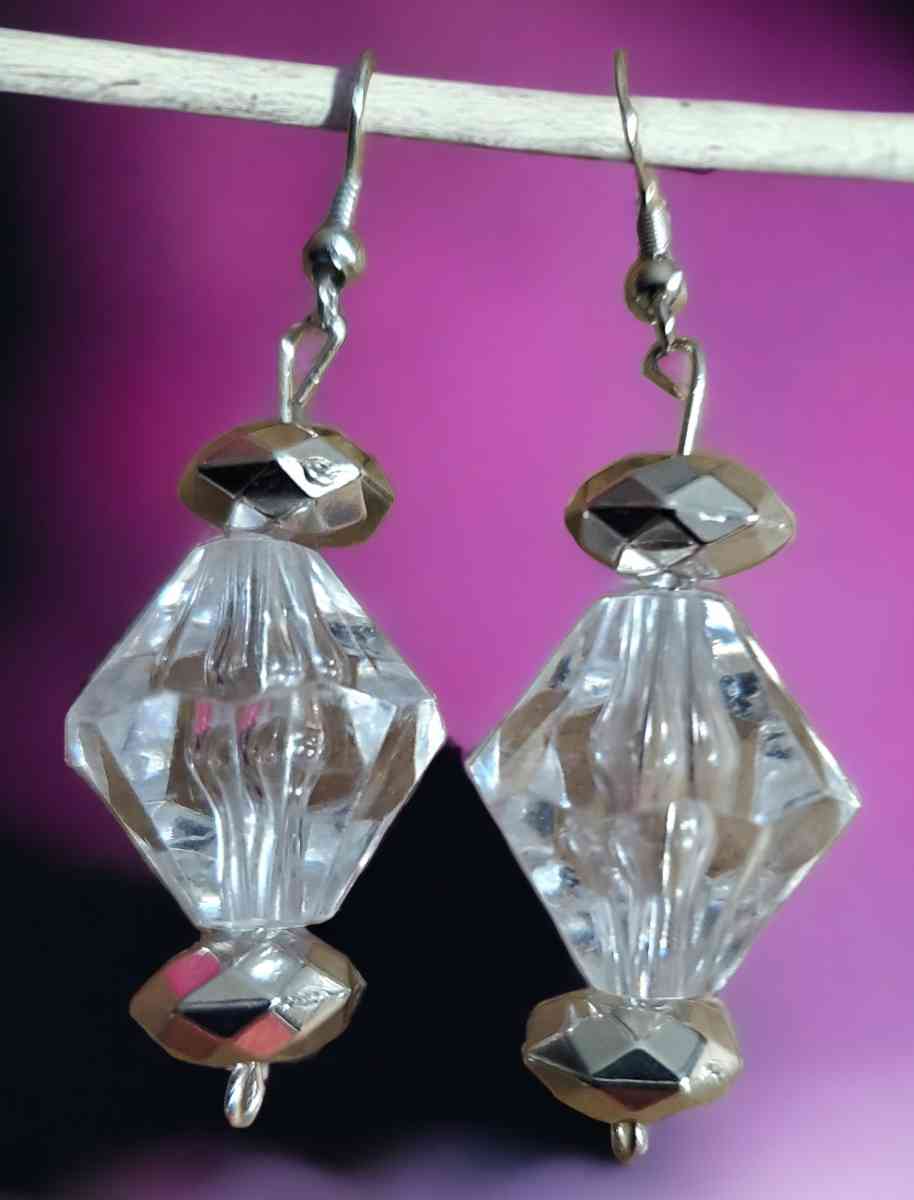 Necklace Bracelet and Earring Set