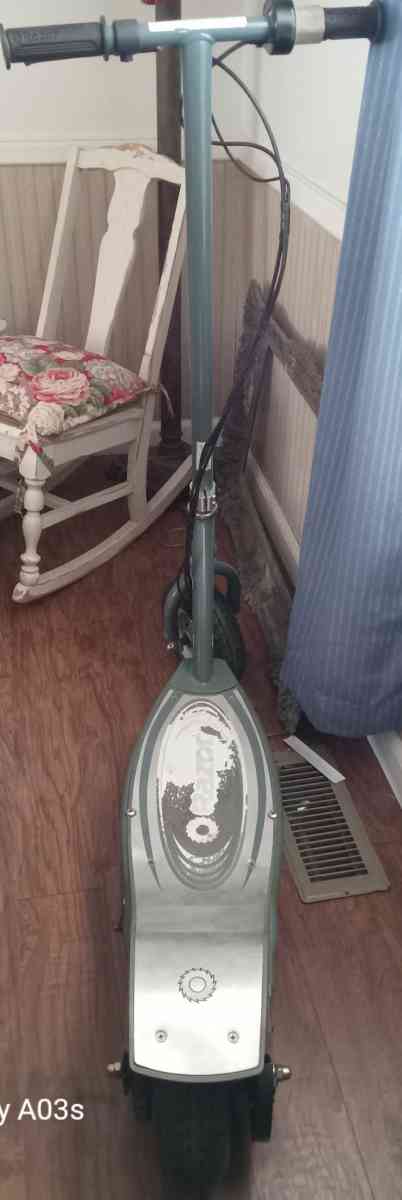 Razor Adult Electric Scooter E300