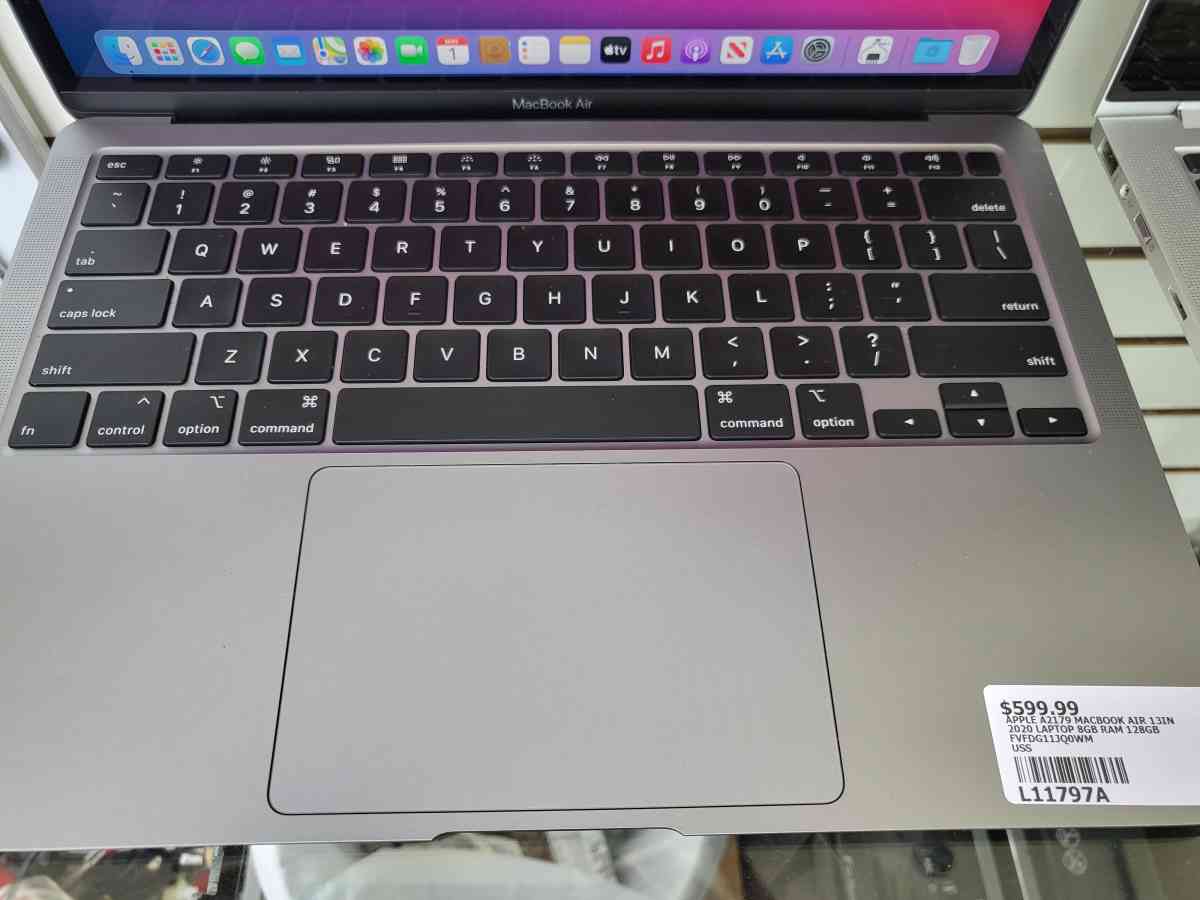 apple MacBook air retina 13in 2020