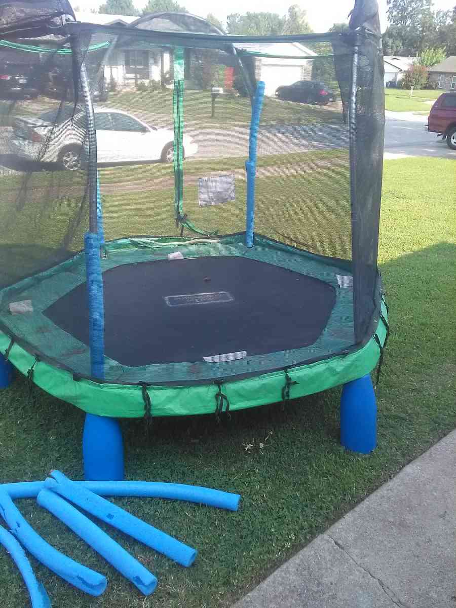 kids  size trampoline with net