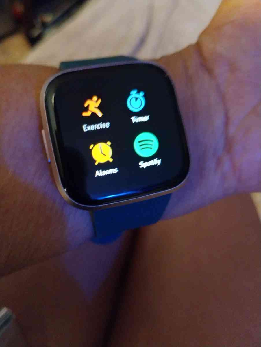 Fitbit versa 4
