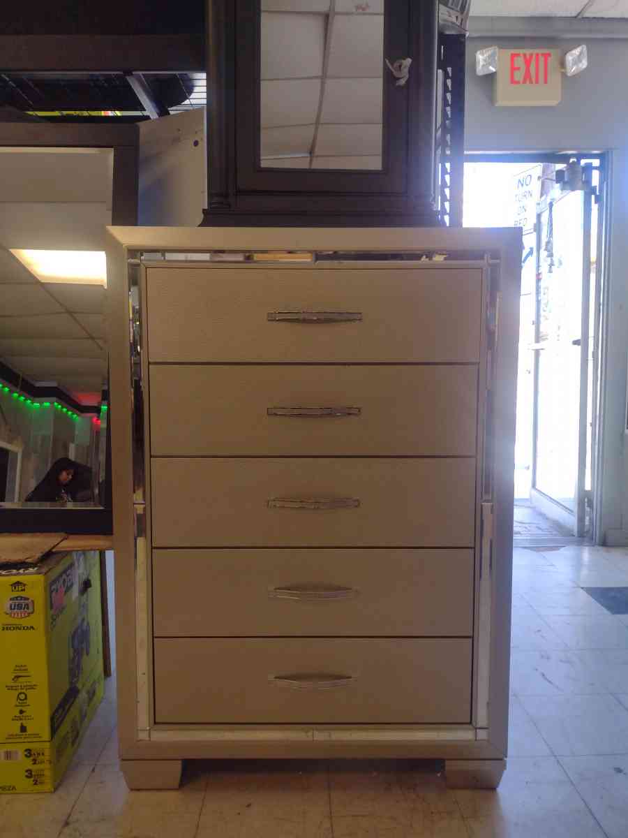 END OF SUMMER BLOWOUT LIQUIDATION - Middlesex, New Jersey - FleaMarketBay