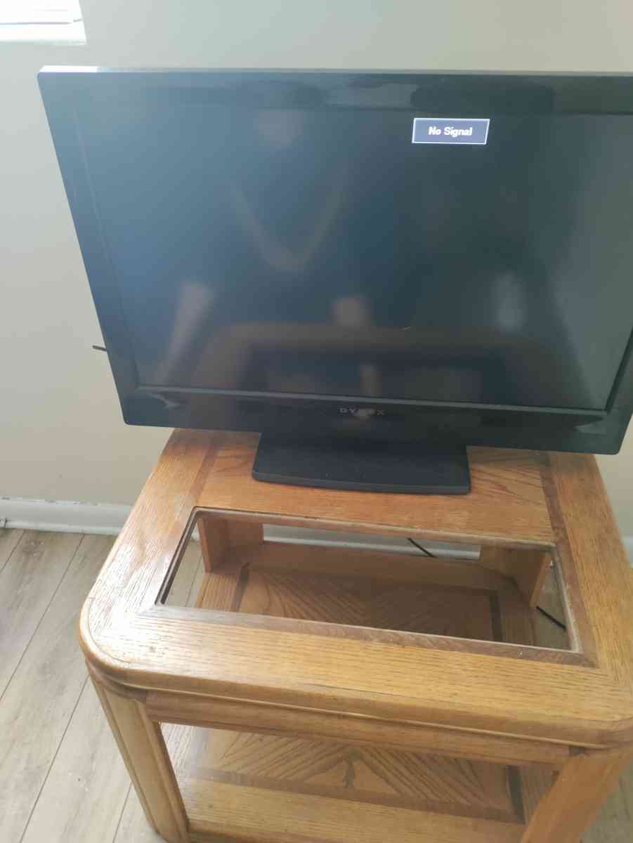dynex TV comes with TV stand