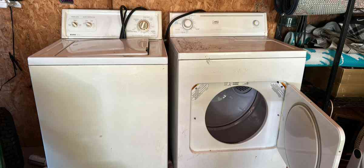 2 washers 2 dryers