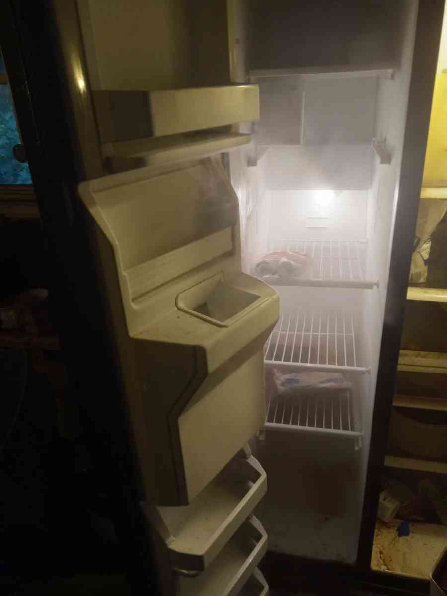 Samsung side by side refrigerator - Campbellsburg, Kentucky - FleaMarketBay