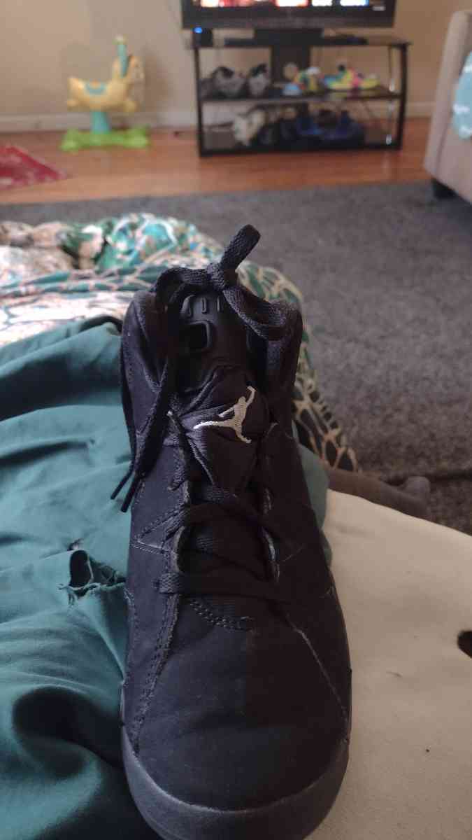 Jordans size 2y3y both pairs