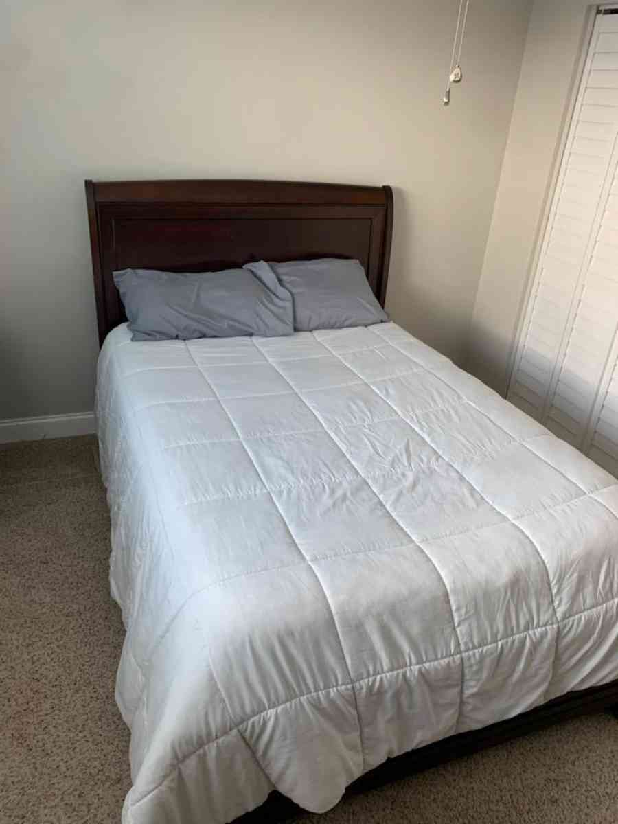 full size mattress with bed set and dresser with mirror