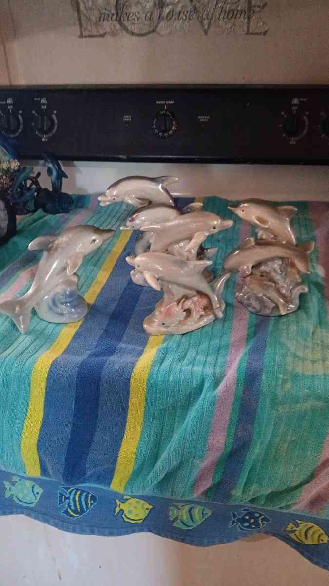 5 piece dophin frgure  collection