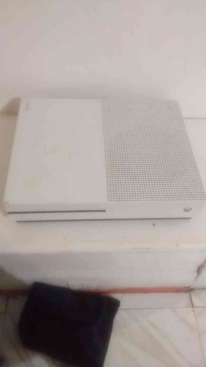 Xbox one S white