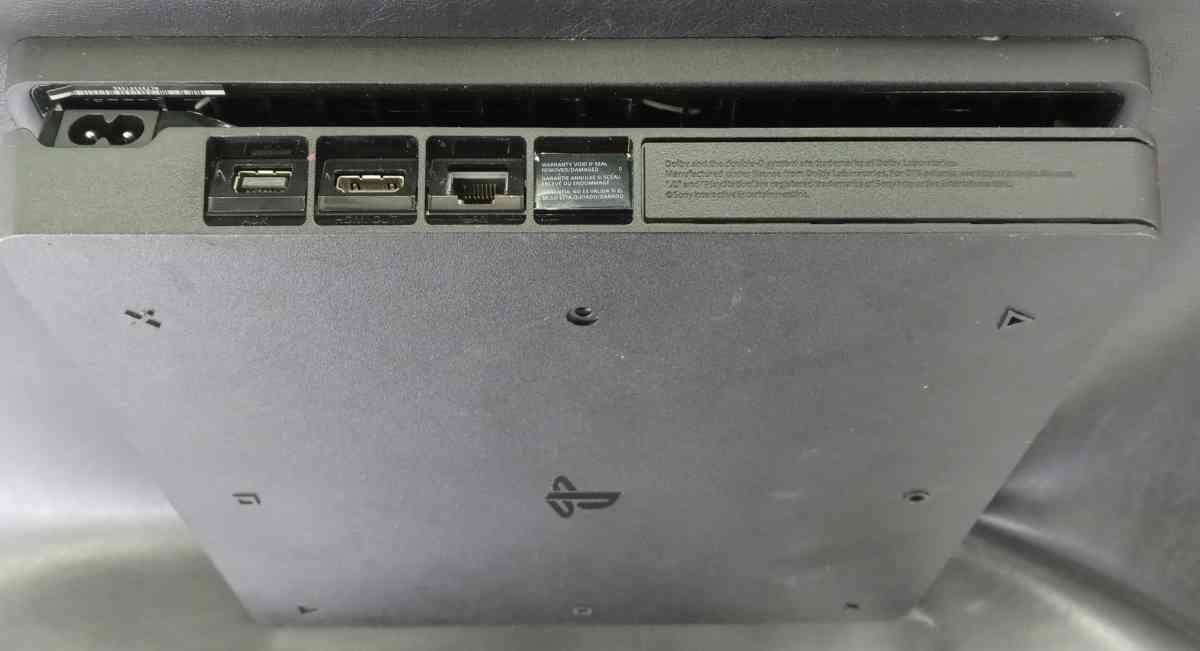 Playstation 4 slim 500GB console