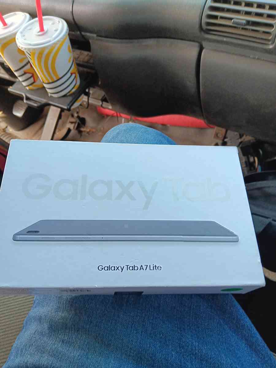 Samsung galaxy tab s7 with service on it