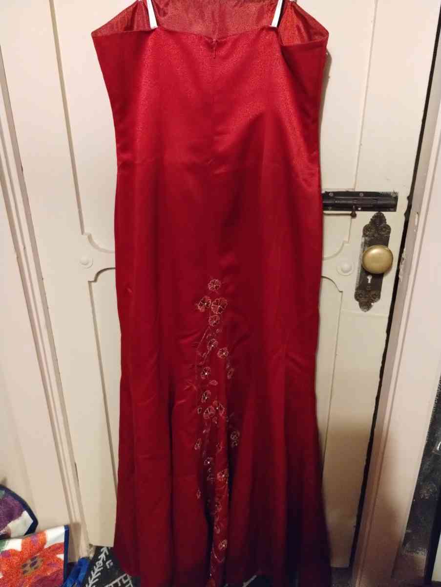 Davids red bridal gown size large