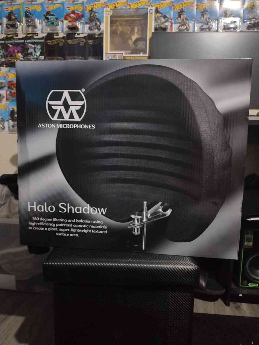 Ashton microphone Halo shadow