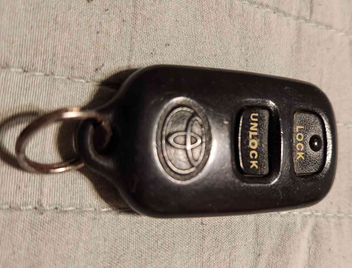 Toyota keyless remote entry FCC ID GQ43VT14T 1470102849