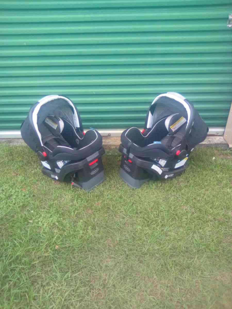 2020 Graco snugride snuglock 35