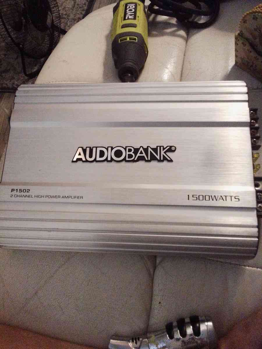 audiomax 1500 watt amp