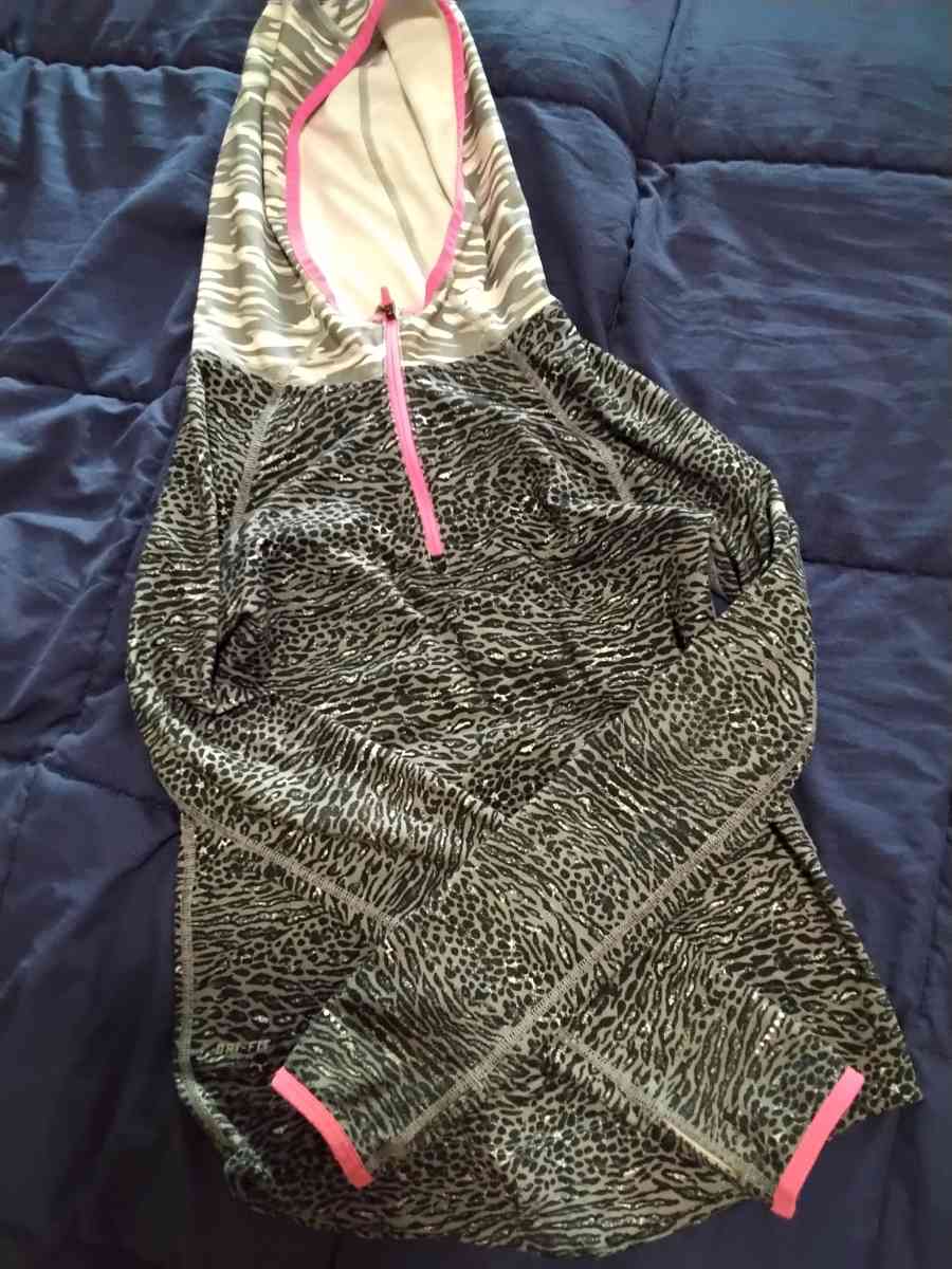 Cute leopard printed active jacket with thumb holes