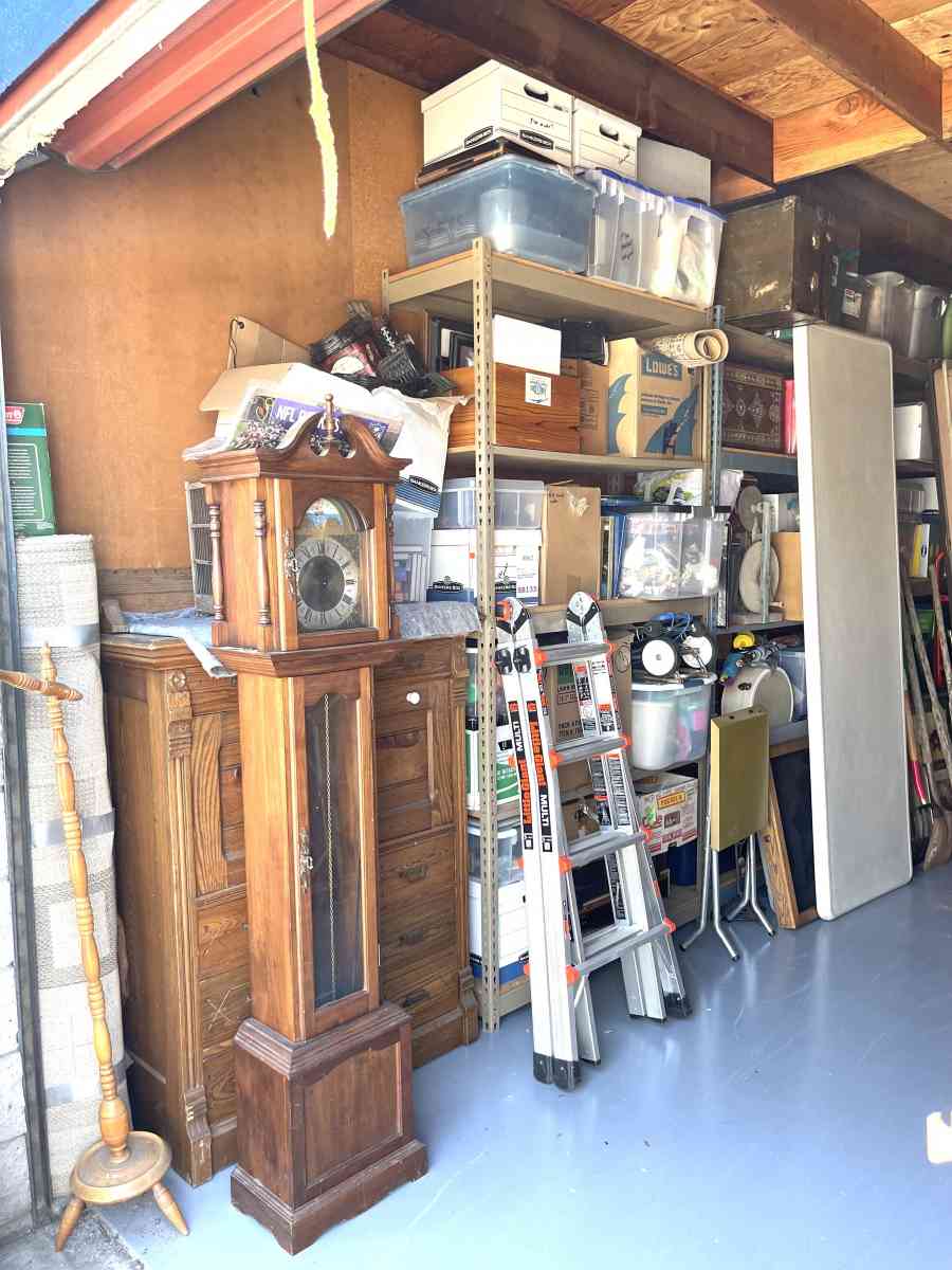 lots of Collectibles and antiques and lots of other items