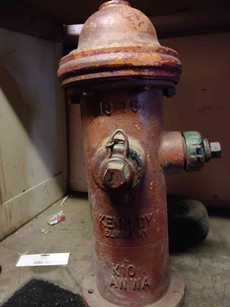 1975 dual valve fire hydrant