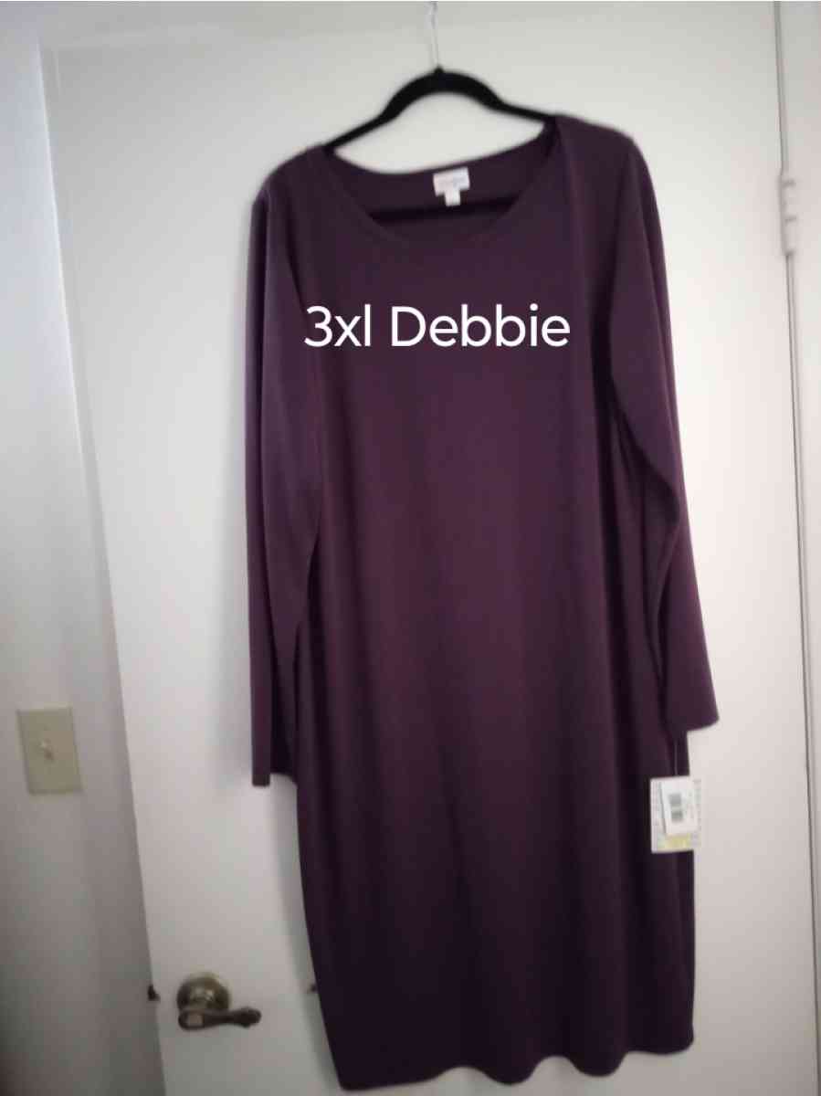 NWT 3XL LuLaRoe Debbie 25 Fits size 24to 26 Retails for 50