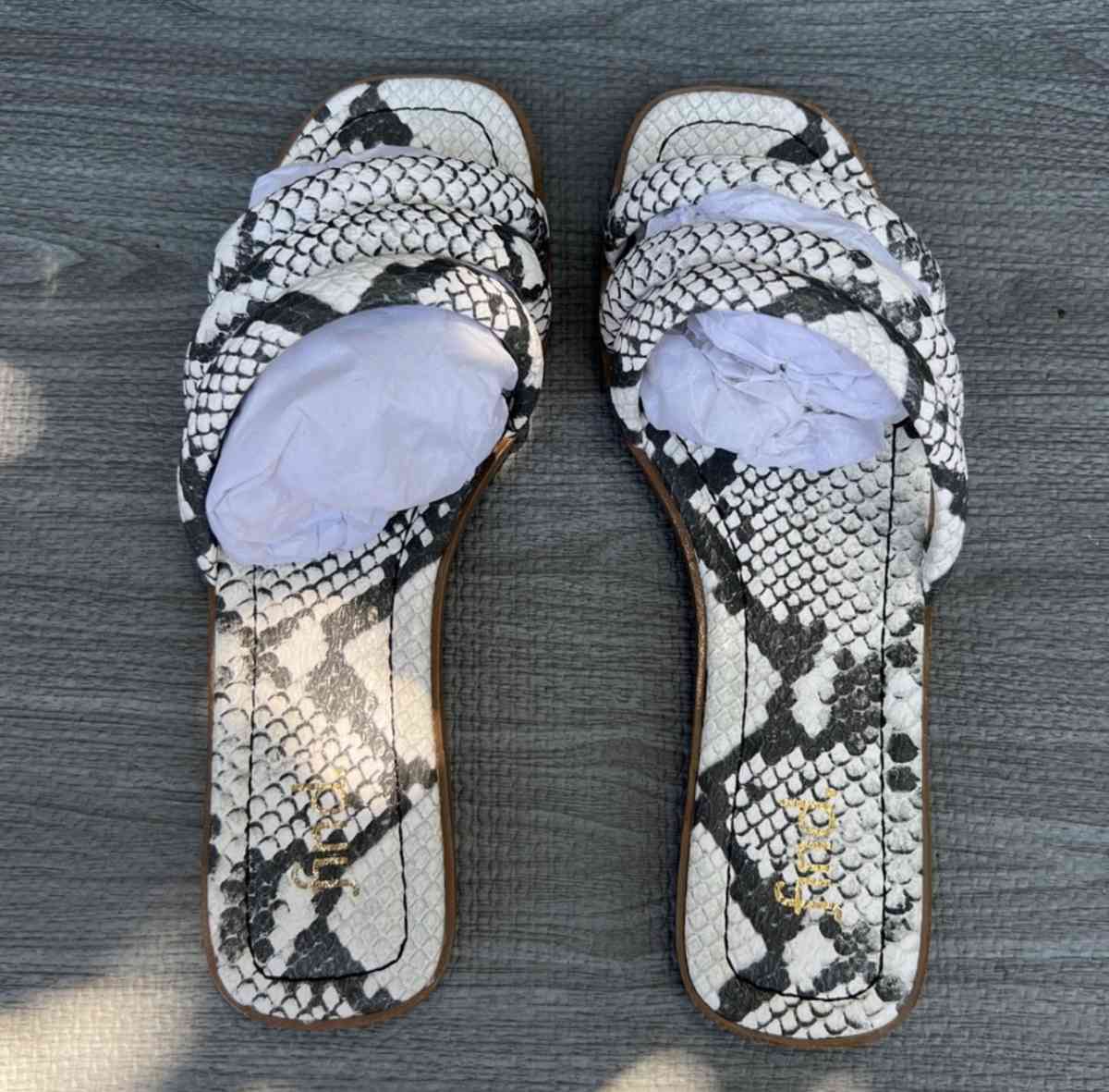 sandals size 7 and a half