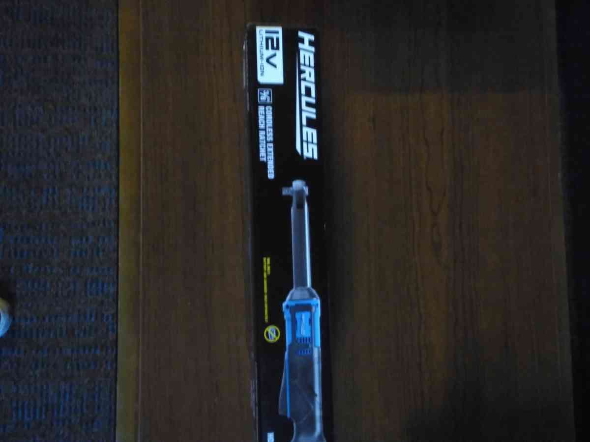 Cordless extended 3 8ths ratchet and battery with charger