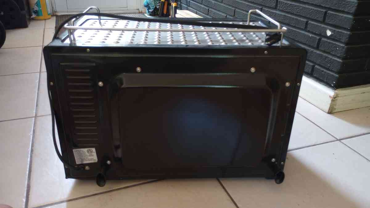 The Food Network countertop convection oven