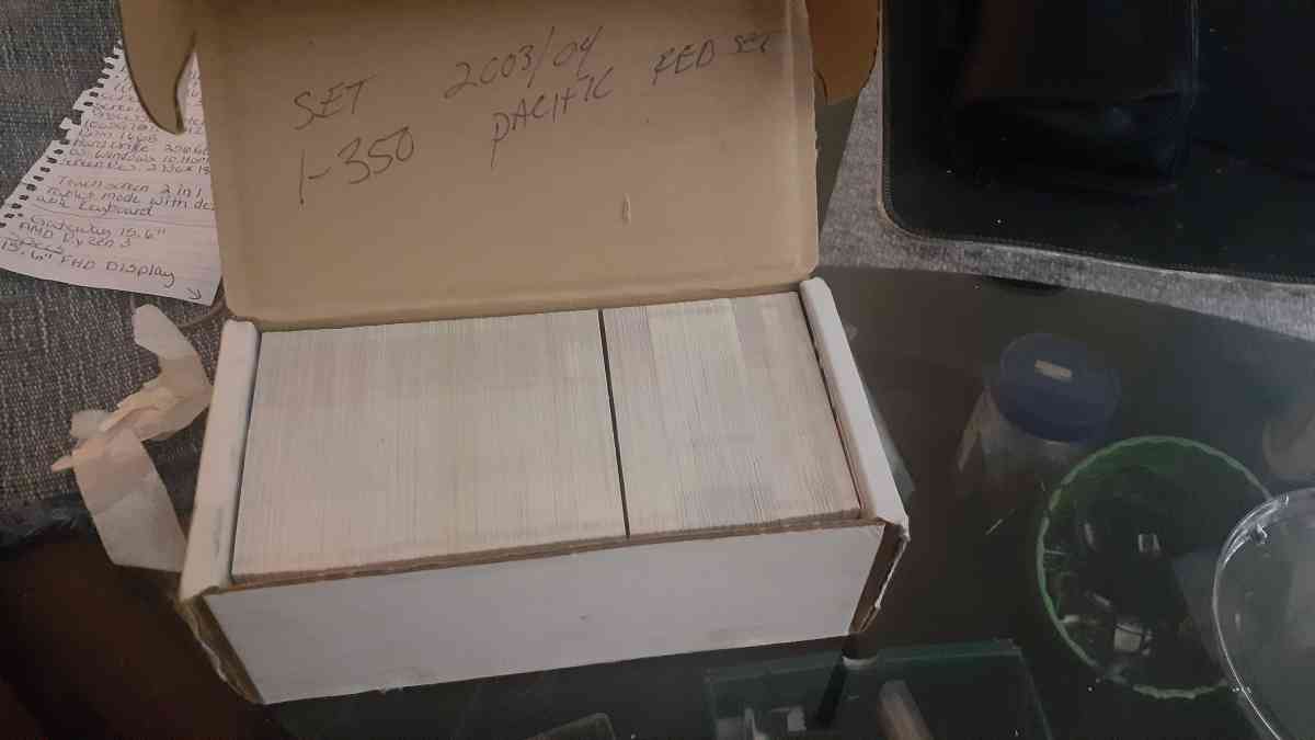 2003 04 Pacific hocky red parallel set