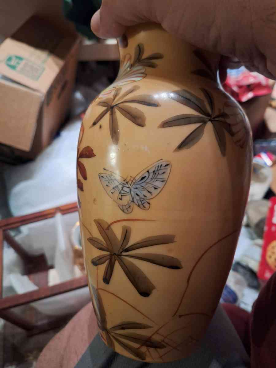 1920s Japanese vases with artist signatures