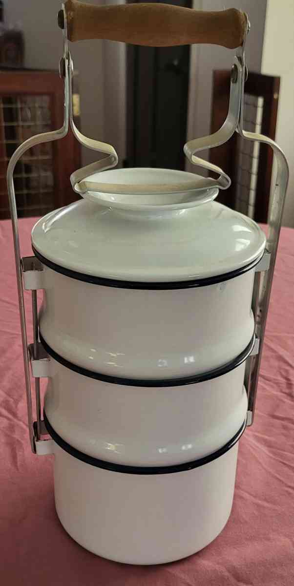 Retro 3 Tiered Enamalware Lunch Carrier