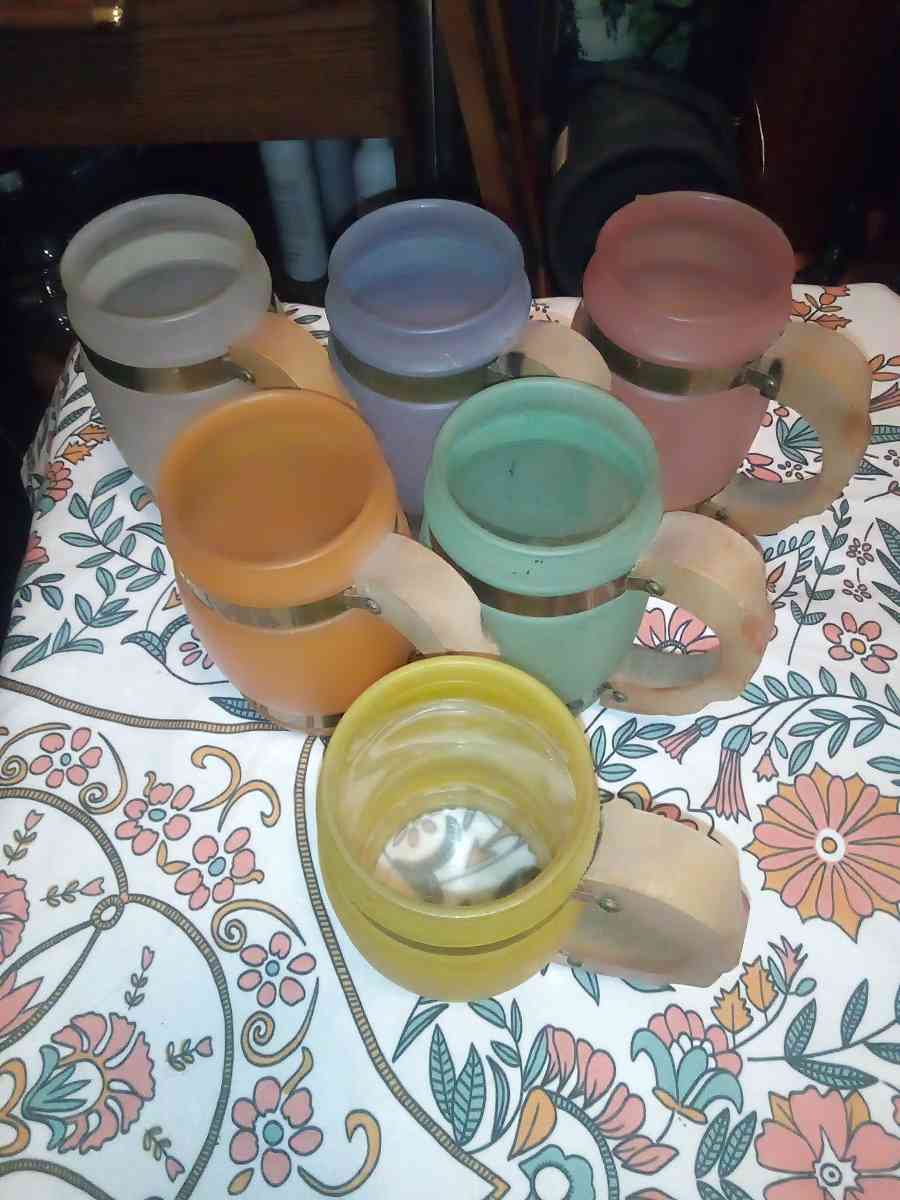 Vintage 1960s Siesta Ware Pastel Frosted Barrel Mugs wwooden