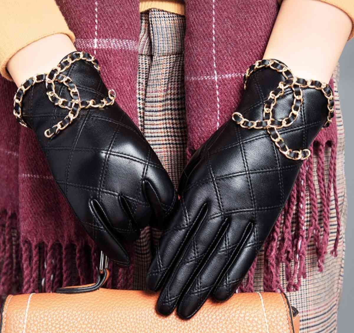leather chanel gloves
