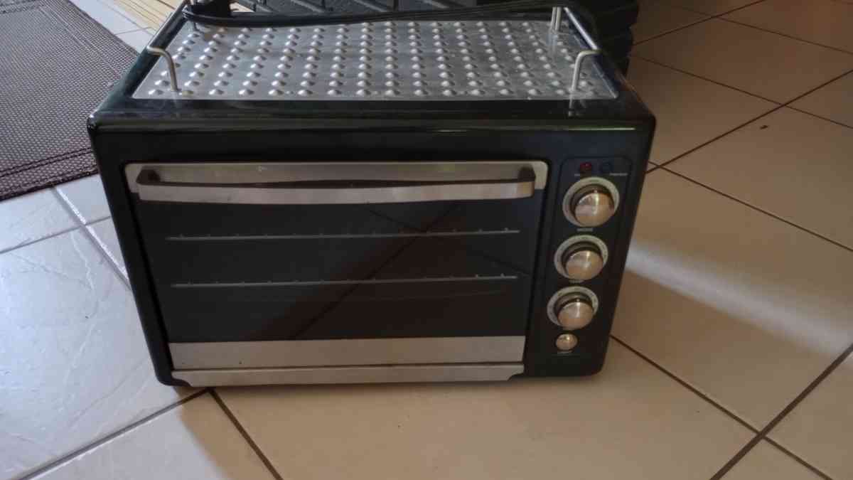 The Food Network countertop convection oven