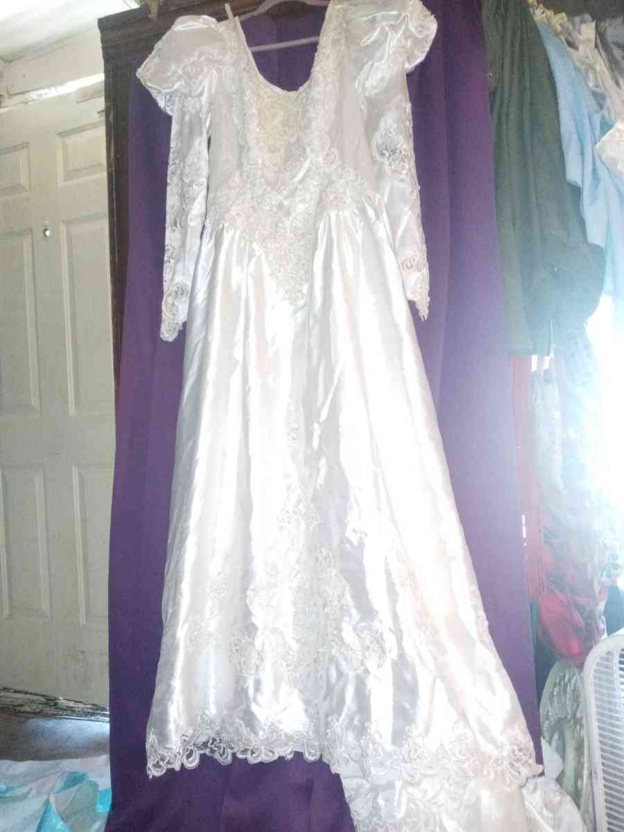 wedding dress green moto jckt black leather corset top