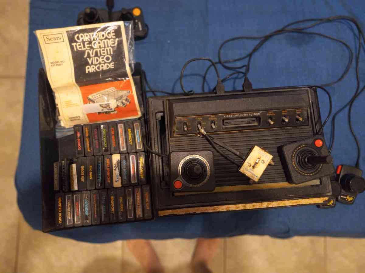 Atari 2600 with 30 games