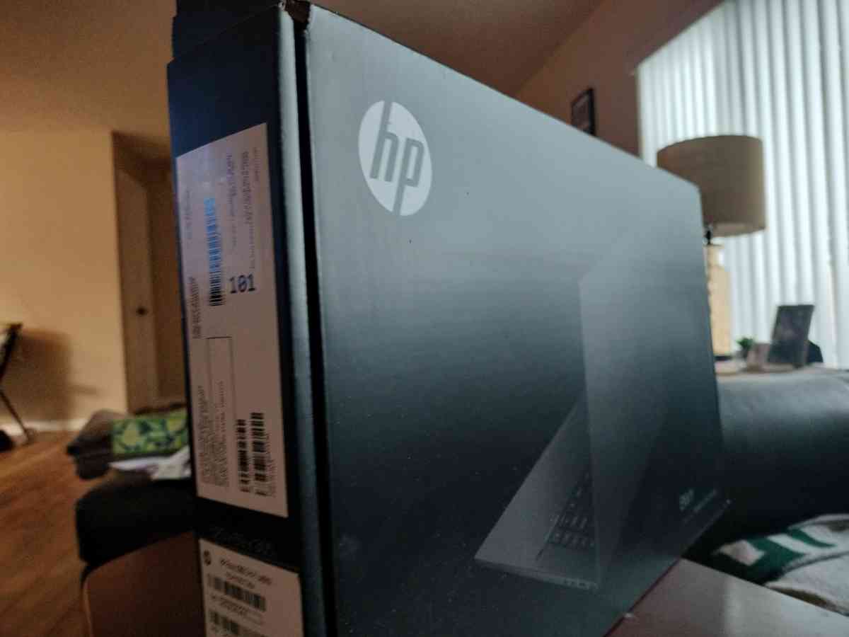 HP envy touchscreen laptop with AMD Ryzen 5 with Radeon grap