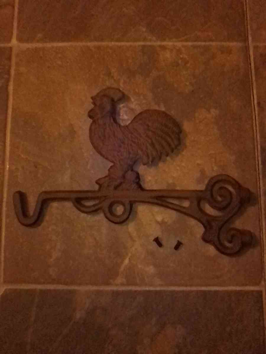 WROUTE IRON CHICKEN INDOOR OUTDOOR HANGER