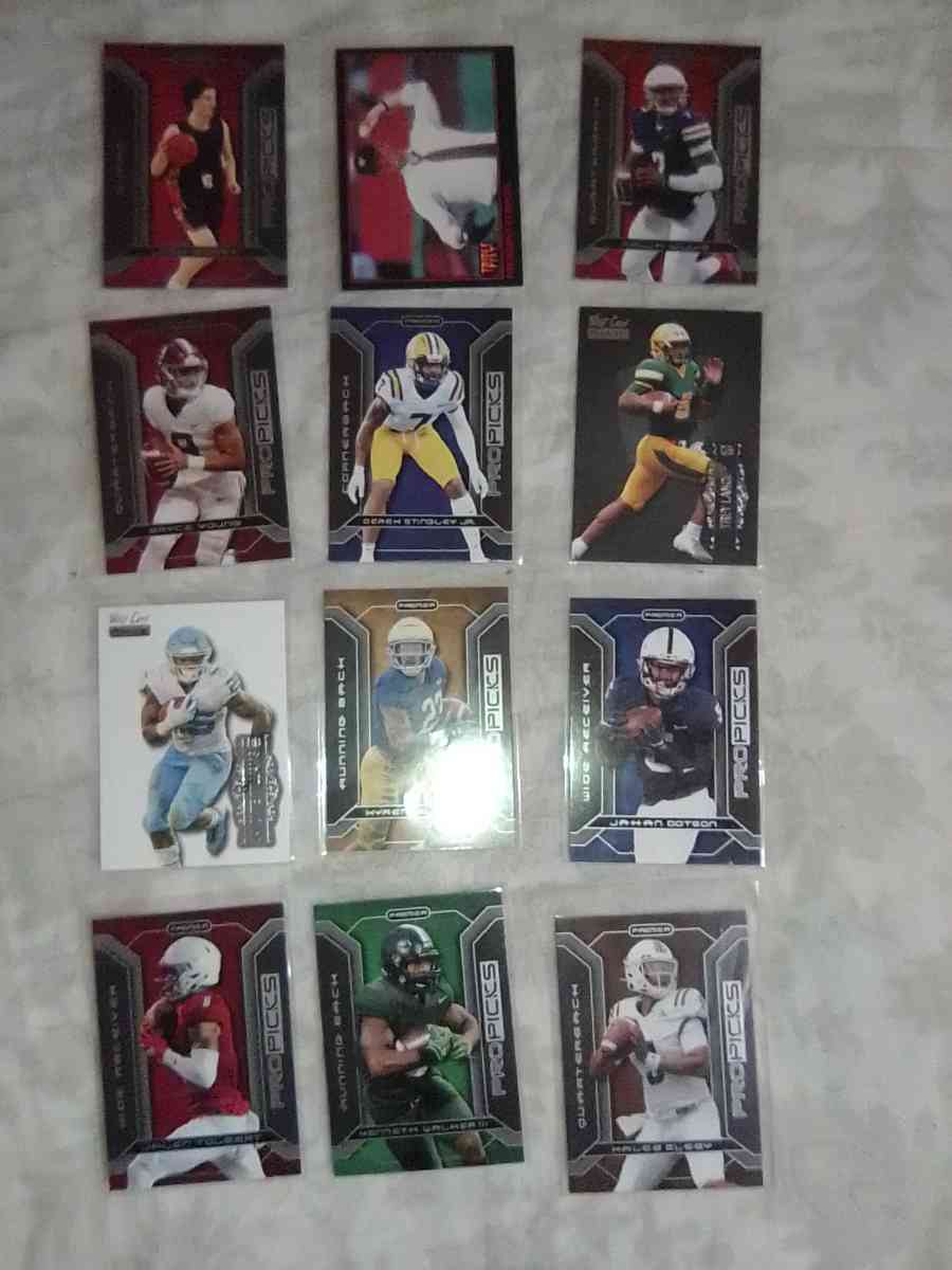 group of 12 football cards