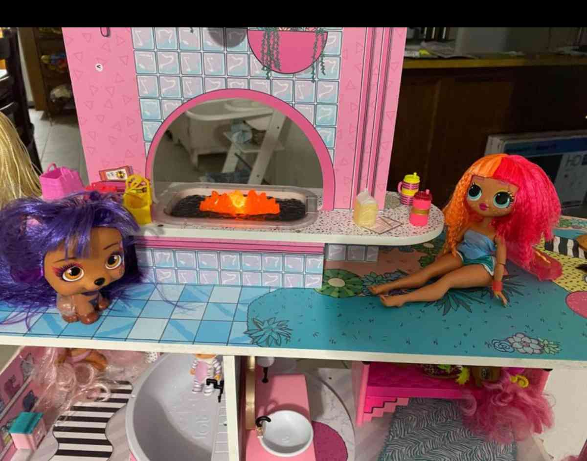 lol doll house