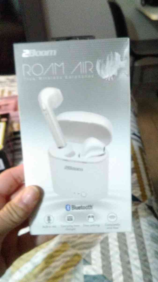 4 sets of head phones