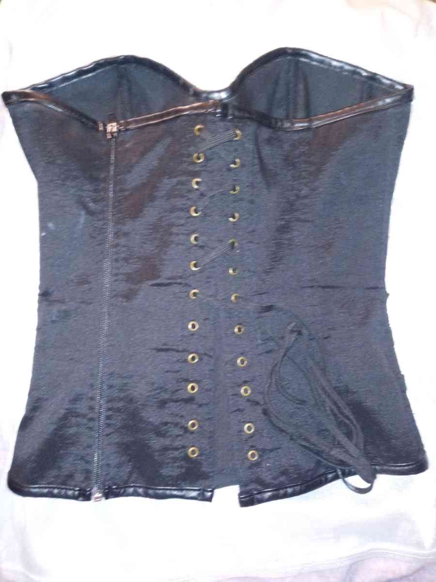 wedding dress green moto jckt black leather corset top