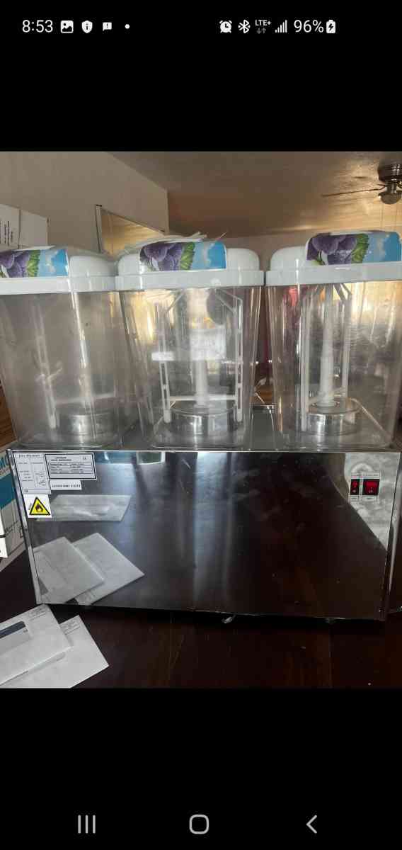Ice beverage dispenser