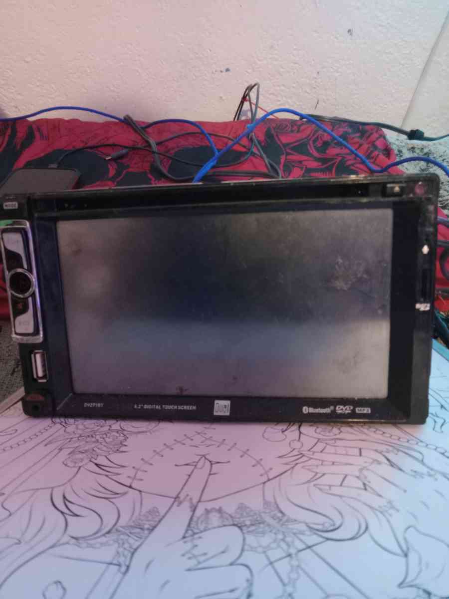 Im selling this exquisite car stereos like new one owner ste