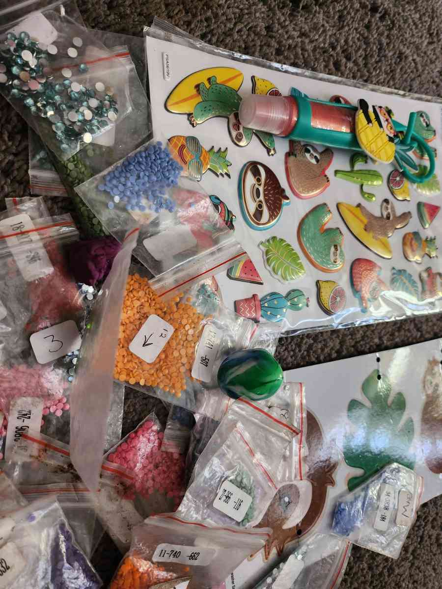 stickers beads lip glas toys