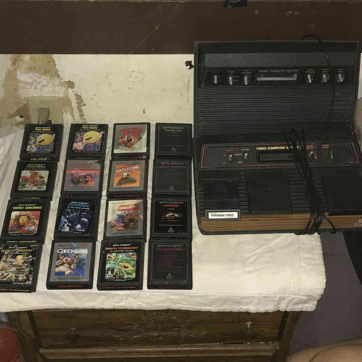 2 Atari system and 19 games and other controllers