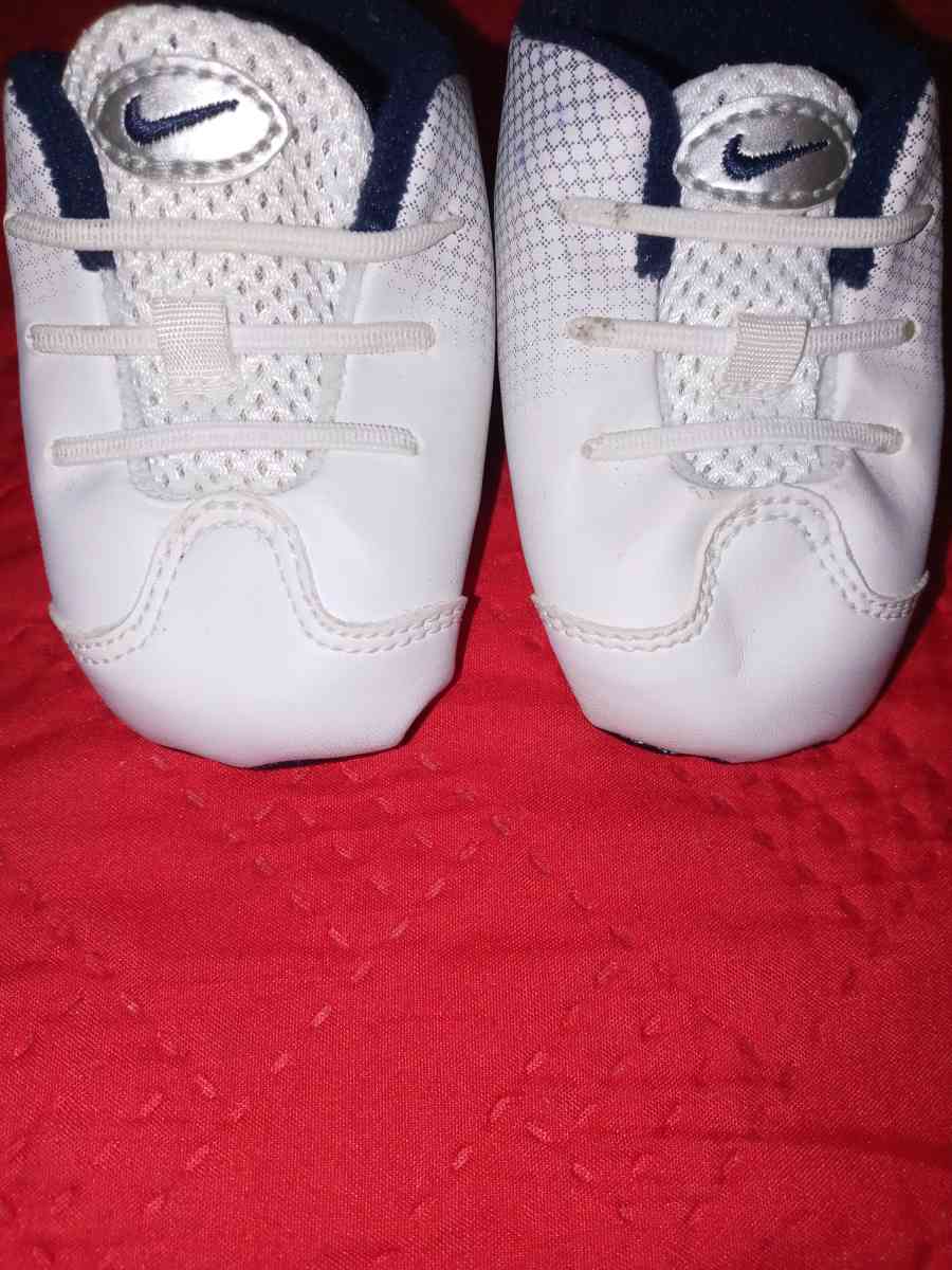 baby infant Nike booties size 2c